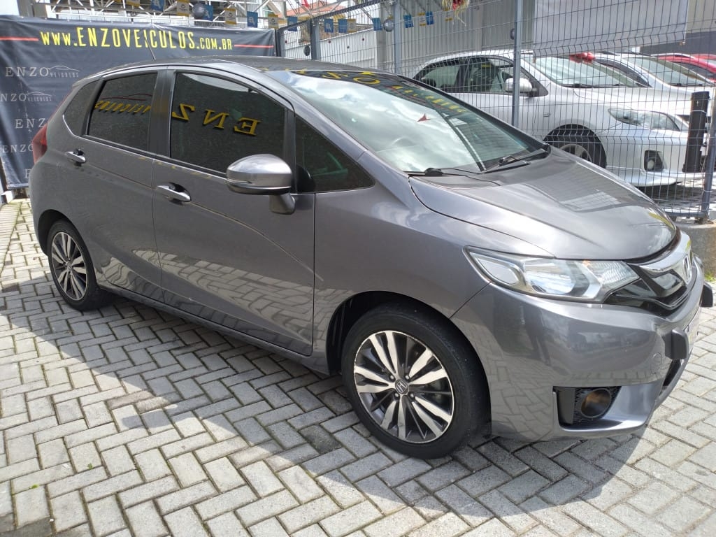 Honda Fit 2016 Cinza — foto 1 de 2