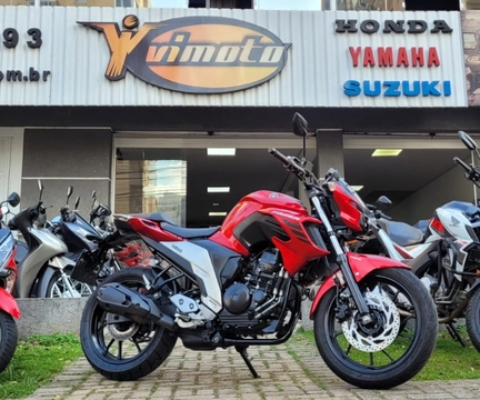 Yamaha FZ25 250 FAZER FLEX 2023 Vermelho — foto 1 de 3