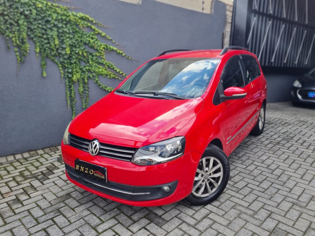 Volkswagen SpaceFox 2014 Vermelho — foto 1 de 3