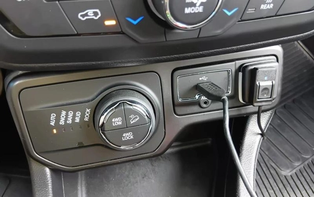 imagem-https://www.socarrao.com.br/sc-vehicle-images-prod/3345297/1787250831549-8400368_0_B_b195bcbc08.jpeg