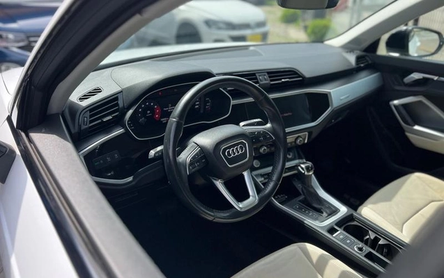 imagem-https://www.socarrao.com.br/sc-vehicle-images-prod/3345367/1789389650138-8400288_12_B_22625c5d2a.jpeg