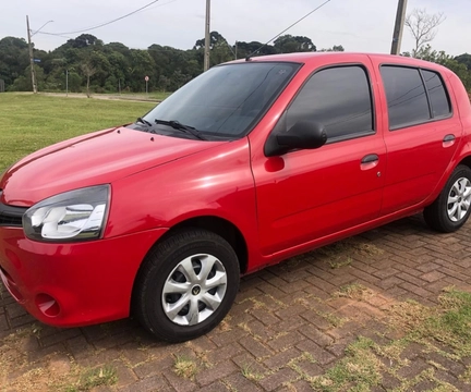 Renault Clio 2014 Vermelho — foto 1 de 3