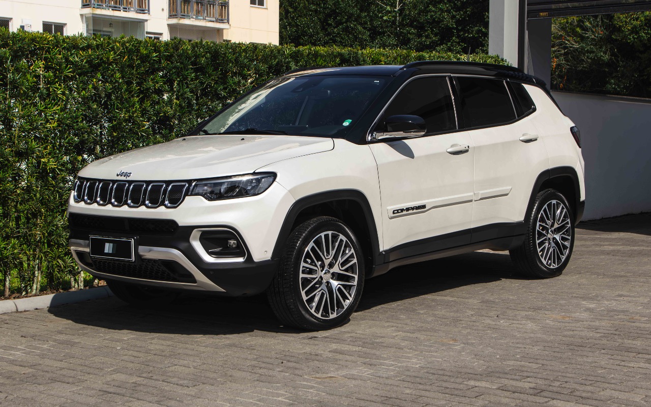 Jeep Compass 2023 Branco — foto 1 de 3