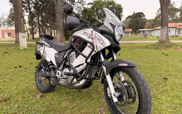 imagem-https://www.socarrao.com.br/sc-vehicle-images-prod/3345533/1787251799999-YjIwMTkzNTEtOGJhZC00ODkzLWJkNTgtYzdmMGJjY2U4NTQzLmpmaWY.jfif