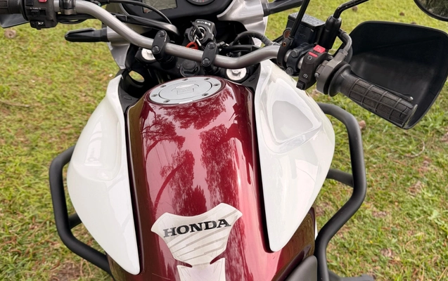 imagem-https://www.socarrao.com.br/sc-vehicle-images-prod/3345533/1787251800895-YWM4MjJlMGQtYTE1OC00MGI4LTk2M2ItYjM2YjNlYmZhMjA1LmpmaWY.jfif