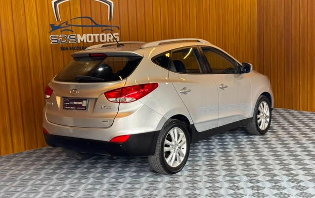 imagem-https://www.socarrao.com.br/sc-vehicle-images-prod/3345551/1789560689433-gb-85318da.jpeg