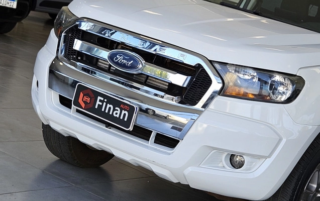imagem-https://www.socarrao.com.br/sc-vehicle-images-prod/3345971/1787253838686-CDuT6yvr173vVY8EAKy3uD5EJQmYymIi.jpg