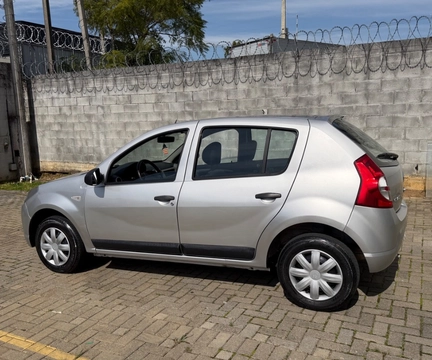 Renault Sandero 2011 Prata — foto 1 de 3