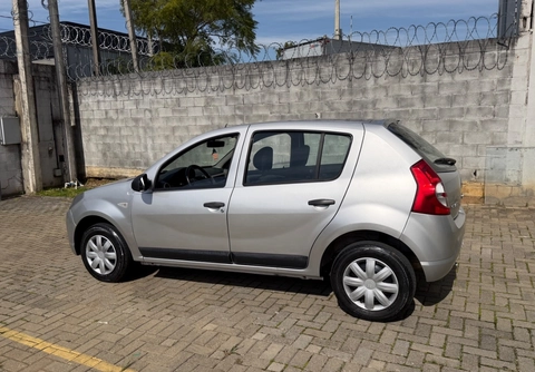 Renault Sandero 2011 Prata — foto 1 de 3