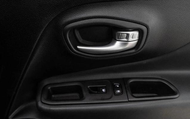 imagem-https://www.socarrao.com.br/sc-vehicle-images-prod/3346358/1789044635115-8401005_18_B_e2b10fca93.jpeg
