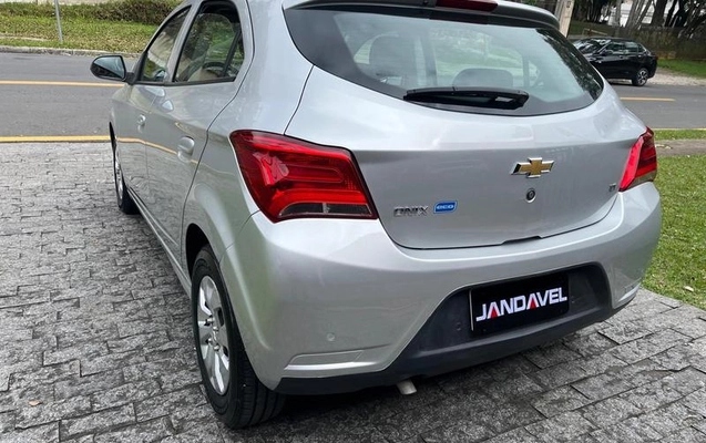 imagem-https://www.socarrao.com.br/sc-vehicle-images-prod/3346388/1789406325646-8366349_12_B_69cb6b34ee.jpeg