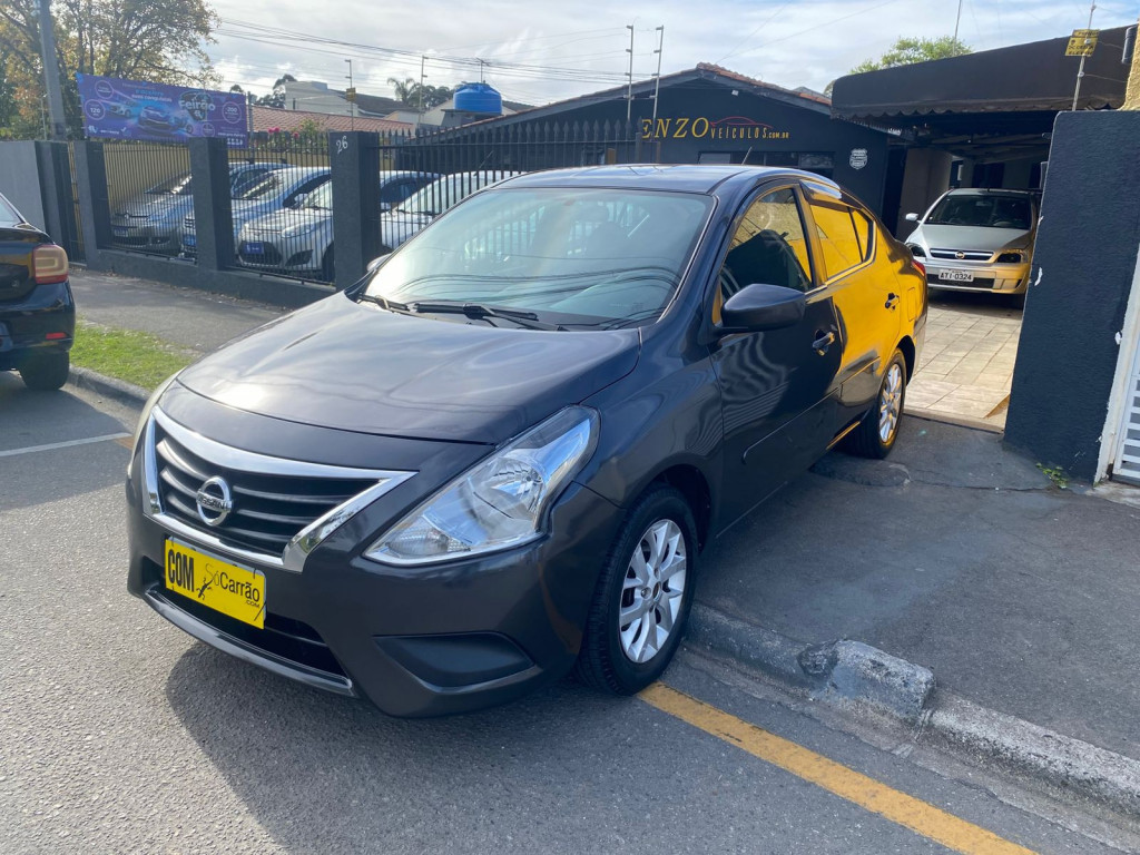 Nissan VERSA 2016 Cinza — foto 1 de 3
