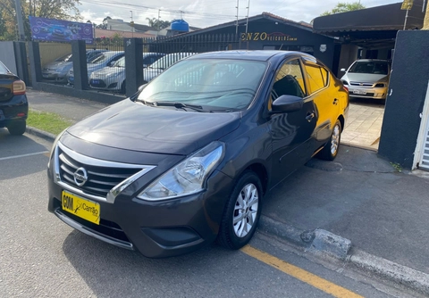 Nissan VERSA 2016 Cinza — foto 1 de 3