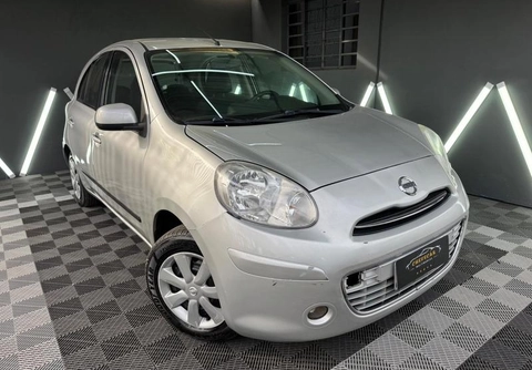 Nissan MARCH 2014 Prata — foto 1 de 3