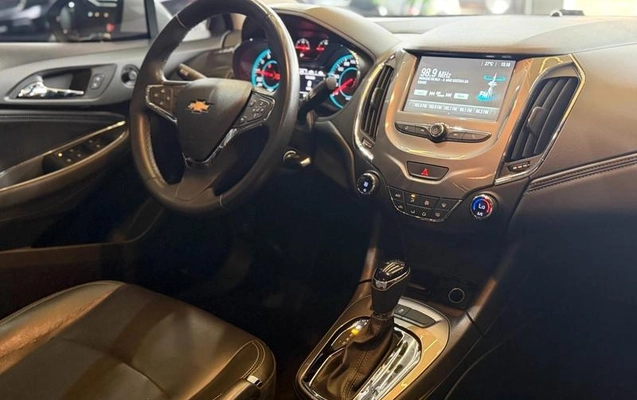 imagem-https://www.socarrao.com.br/sc-vehicle-images-prod/3346938/1787257151233-8401058_6_B_7c31c2c8bc.jpeg