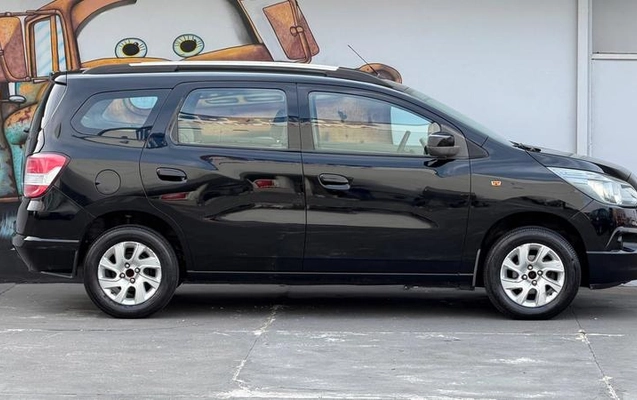 imagem-https://www.socarrao.com.br/sc-vehicle-images-prod/3346956/1787257229580-8250268_14_B_bc7ee44ce6.jpeg