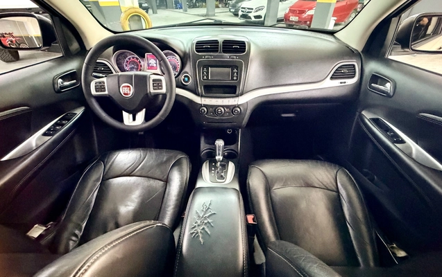 imagem-https://www.socarrao.com.br/sc-vehicle-images-prod/3347373/1788628339935-14e31bf7d7fe4933b2d57357532acf11_1786464970691.jpg