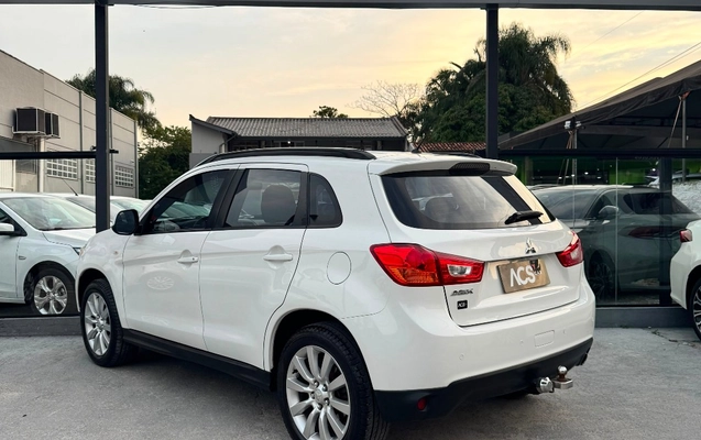 imagem-https://www.socarrao.com.br/sc-vehicle-images-prod/3347856/1787761653607-c182fc388ca242ca9f4f6e4f62b2ea15_1787259983819.jpg