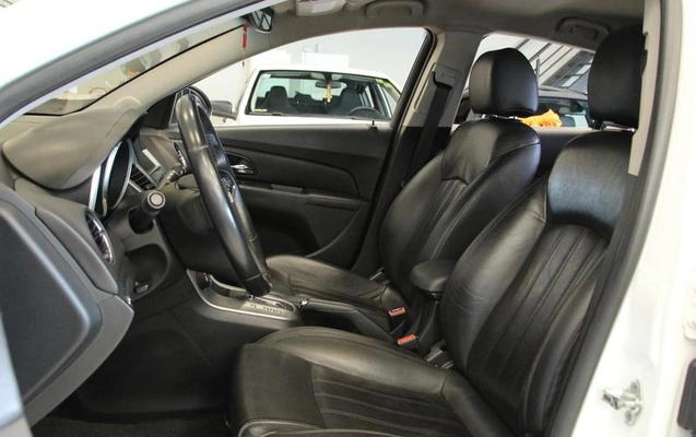 imagem-https://www.socarrao.com.br/sc-vehicle-images-prod/3348028/1787587105658-8400390_8_B_82bca19a04.jpeg
