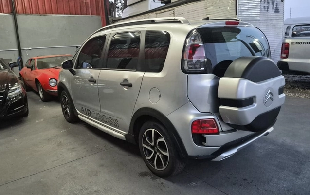 imagem-https://www.socarrao.com.br/sc-vehicle-images-prod/3348033/1787259704705-vehicle_image_1787259555_697fd5813e83b692f52baaaceac4eb5e.jpeg