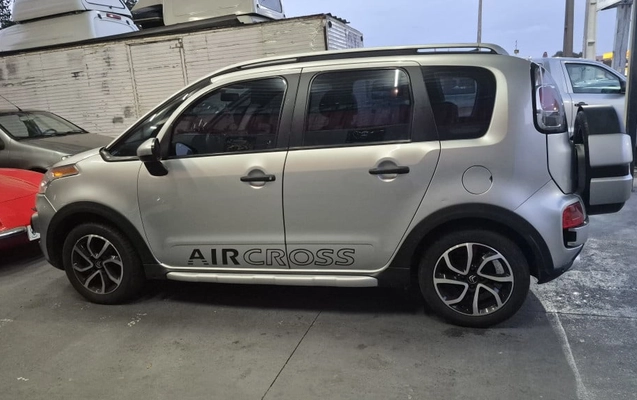 imagem-https://www.socarrao.com.br/sc-vehicle-images-prod/3348033/1787259704706-vehicle_image_1787259561_59623cc2e4f9832eb4ea2bbddfdccdbf.jpeg