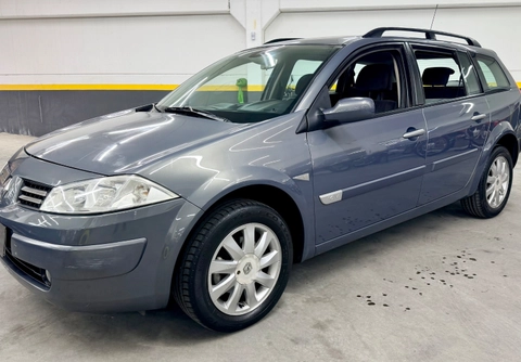 Renault Megane 2011 Cinza — foto 1 de 3