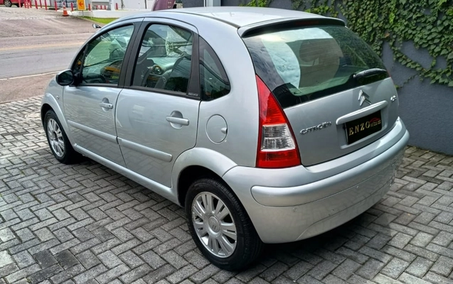 imagem-https://www.socarrao.com.br/sc-vehicle-images-prod/33484/1789738407655-vehicle_image_1765730162_54d367ed5ad18c4e7eb6328c2b937b70.jpeg