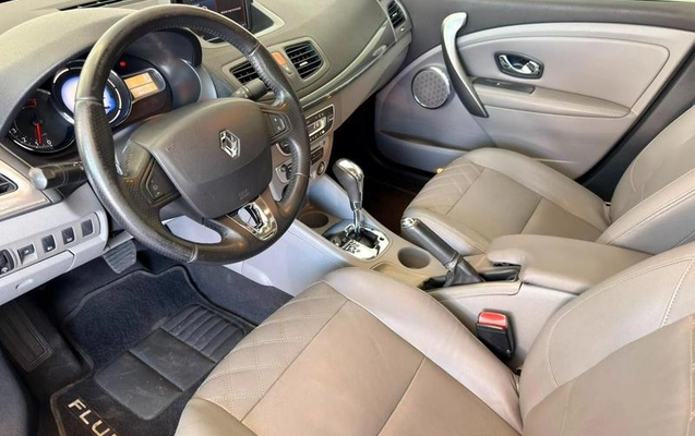 imagem-https://www.socarrao.com.br/sc-vehicle-images-prod/3348890/1789670163525-8366589_4_B_15e8eaade4.jpeg