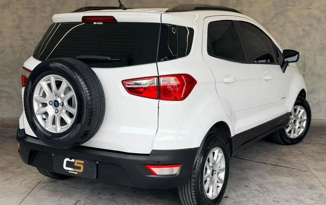 imagem-https://www.socarrao.com.br/sc-vehicle-images-prod/3348900/1789670131419-8382598_16_B_b56cf98ede.jpeg
