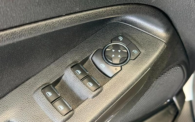 imagem-https://www.socarrao.com.br/sc-vehicle-images-prod/3348900/1789670131431-8382598_8_B_49b11b0d76.jpeg