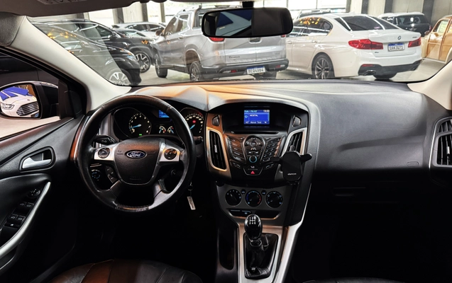 imagem-https://www.socarrao.com.br/sc-vehicle-images-prod/3349040/1787262245846-003_44cff09ed72c262d1a2cc4c1f224479b.jpg