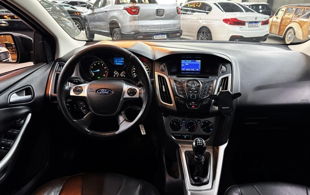 imagem-https://www.socarrao.com.br/sc-vehicle-images-prod/3349040/1787262245847-003_2ad46afe525fa6ac38223d215819aeee.jpg