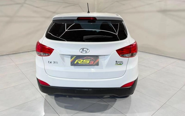 imagem-https://www.socarrao.com.br/sc-vehicle-images-prod/3349045/1792671681636-8401637_1_B_228f4a524a.jpeg