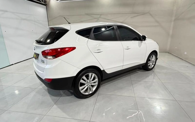 imagem-https://www.socarrao.com.br/sc-vehicle-images-prod/3349045/1792671681644-8401637_4_B_544731bd79.jpeg