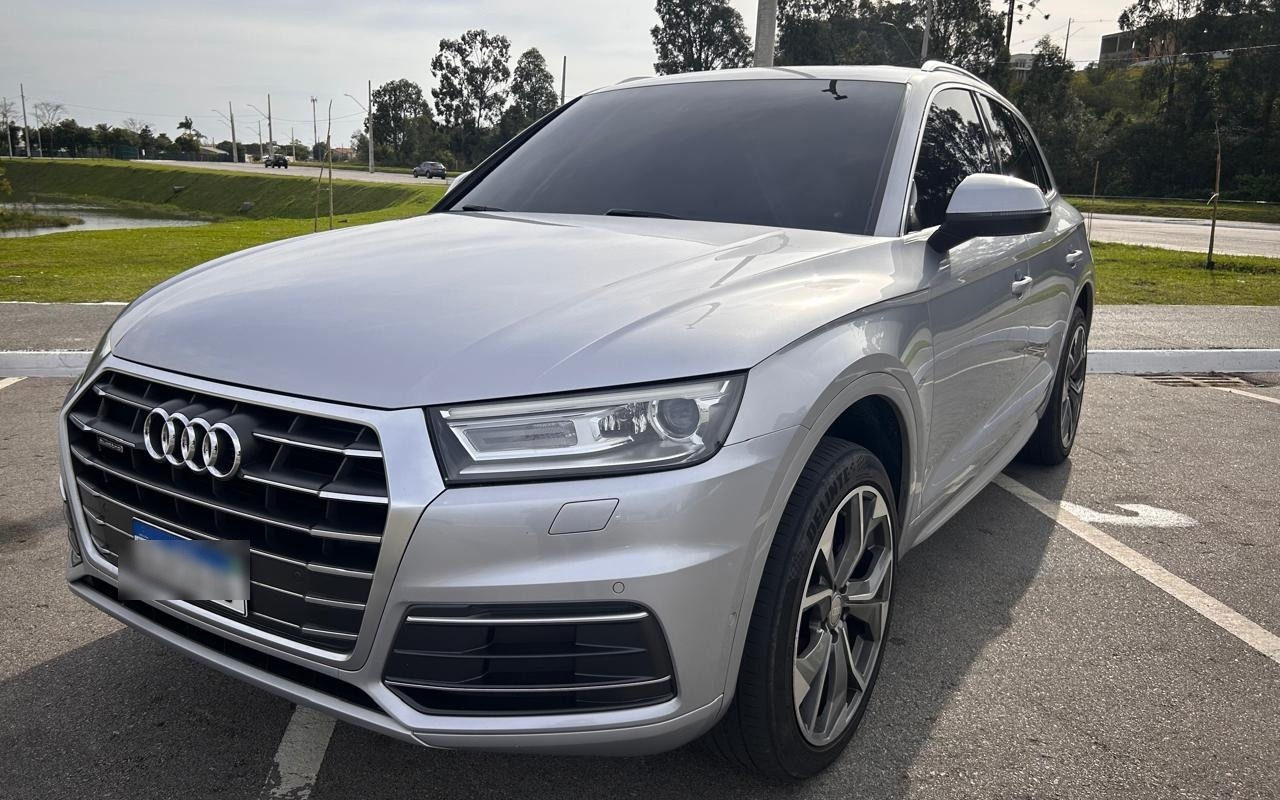 Audi Q5 2018 Prata — foto 1 de 3