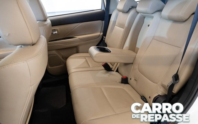 imagem-https://www.socarrao.com.br/sc-vehicle-images-prod/3354316/1787286729373-003_584828-593c9b187d8f119dce9818f649cc714d.jpg