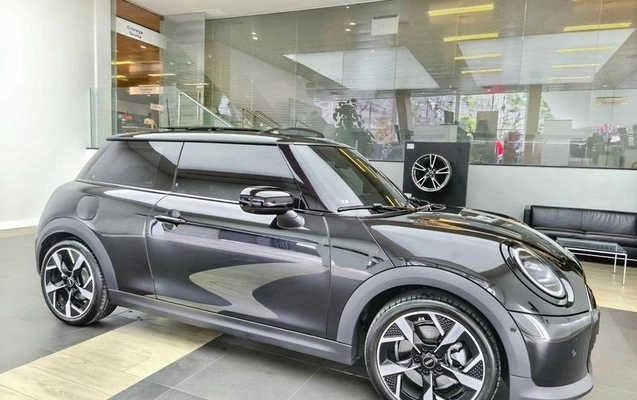imagem-https://www.socarrao.com.br/sc-vehicle-images-prod/3361957/1787747615308-8400950_10_B_50ea73b329.jpeg