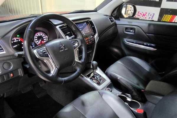 imagem-https://www.socarrao.com.br/sc-vehicle-images-prod/3361959/1787934433942-8399833_7_B_eaae770c08.jpeg