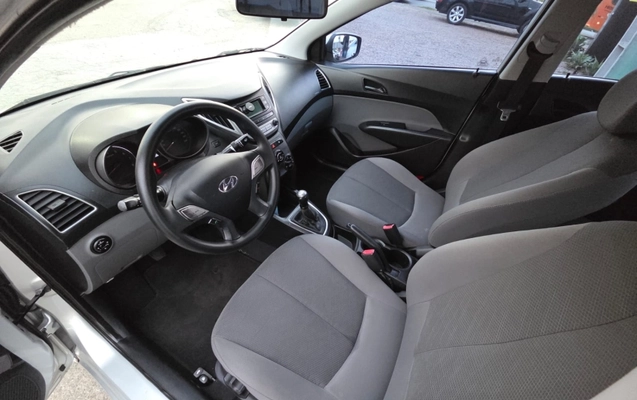 imagem-https://www.socarrao.com.br/sc-vehicle-images-prod/3362663/1787315334040-CUsIFIu7p5RTCMXI8GwwN2gSAu3v4Yxv.jpg