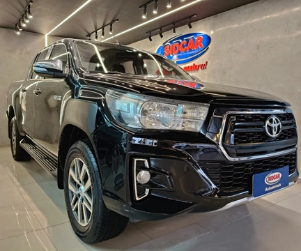 Toyota Hilux 2016 Preto — foto 1 de 3