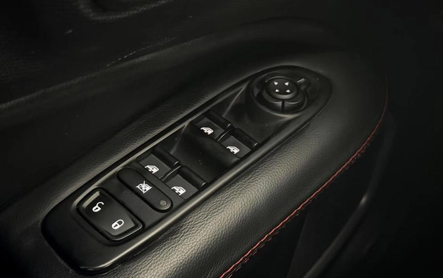 imagem-https://www.socarrao.com.br/sc-vehicle-images-prod/3365780/1788633699696-8402812_10_B_a6c9de5661.jpeg