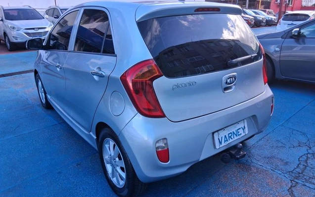 imagem-https://www.socarrao.com.br/sc-vehicle-images-prod/3365781/1788982946277-8402801_7_B_6c07193bab.jpeg