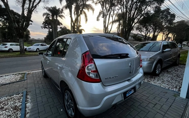 imagem-https://www.socarrao.com.br/sc-vehicle-images-prod/3365937/1787323080533-vehicle_image_1787322956_f373d4924109de7e1c37ba47a228aeba.jpeg