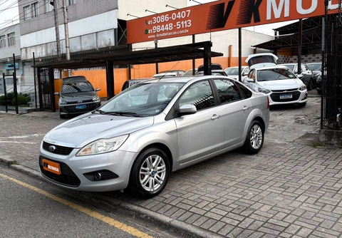 Ford Focus 2012 Prata — foto 1 de 3