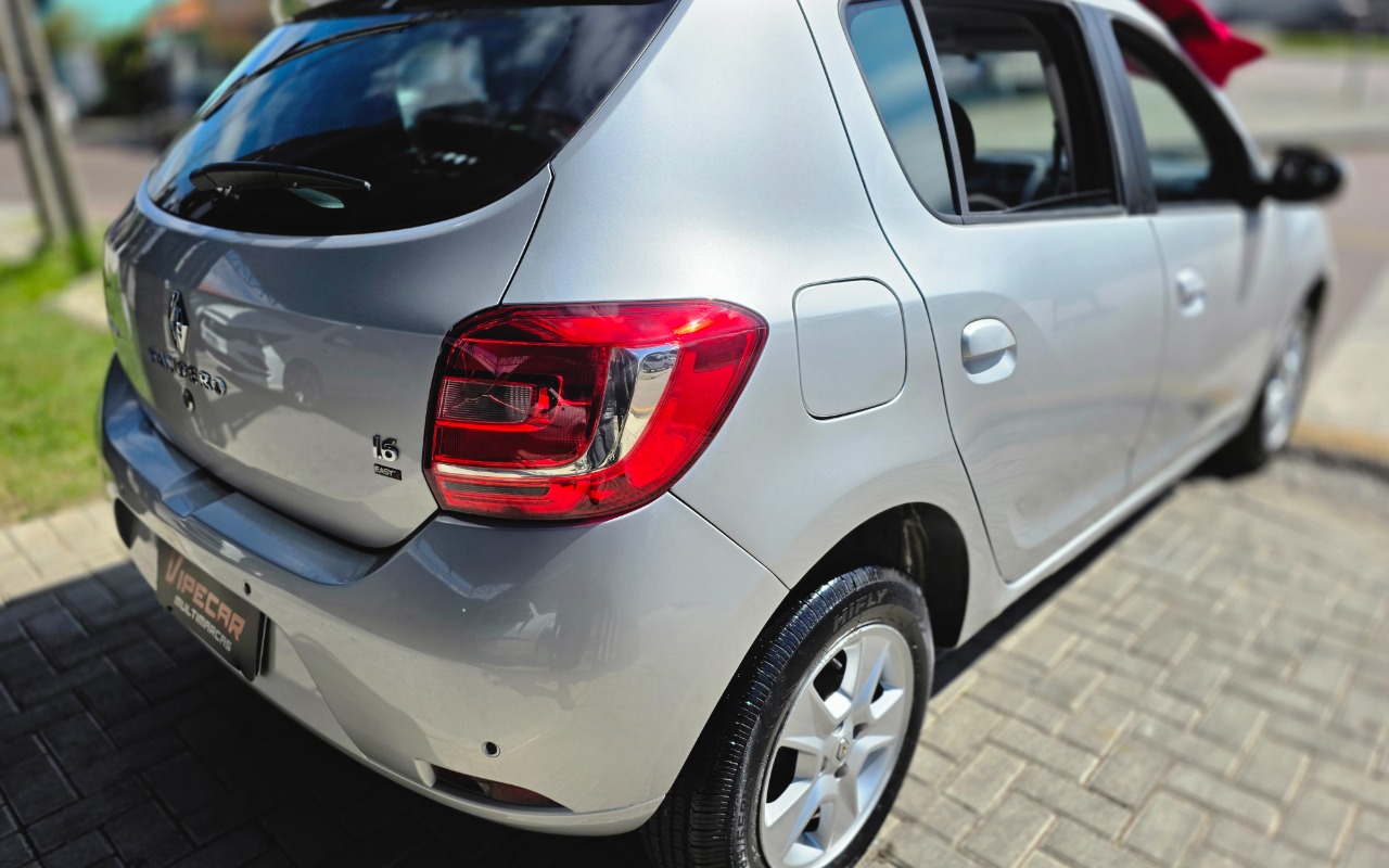 imagem-https://www.socarrao.com.br/sc-vehicle-images-prod/3366333/1787324338120-MjAyNjA4MjFfMTA1ODA2LmpwZw.jpg
