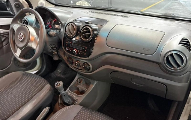 imagem-https://www.socarrao.com.br/sc-vehicle-images-prod/3366672/1789407038422-8376787_9_B_b491064617.jpeg