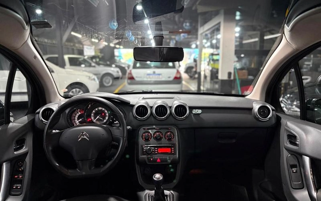 imagem-https://www.socarrao.com.br/sc-vehicle-images-prod/3366738/1787667779177-8403276_8_B_7a2cc6559f.jpeg