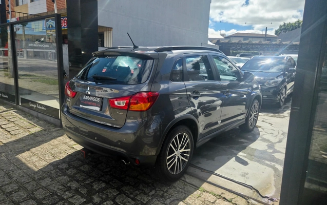 imagem-https://www.socarrao.com.br/sc-vehicle-images-prod/3366997/1787326536053-a1fc84b0-259f-4710-a6b7-45689472d055.jpg