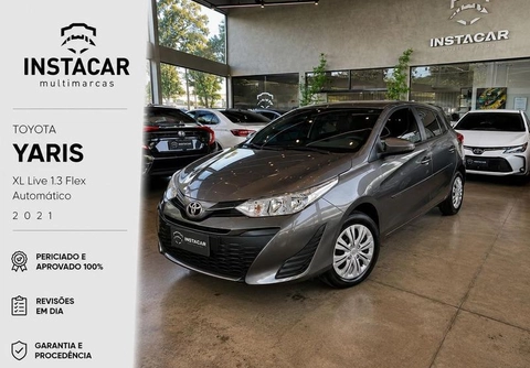 Toyota Yaris 2021 Cinza — foto 1 de 3