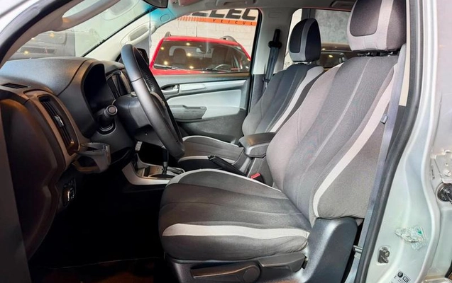 imagem-https://www.socarrao.com.br/sc-vehicle-images-prod/3367604/1789133879576-8403468_15_B_23c3b2bbf1.jpeg